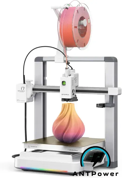 3D принтер Creality SPARKX i7 — вид спереди: открытая рама, подвижный стол с текстурированной PEI-пластиной, сенсорный экран справа на передней панели