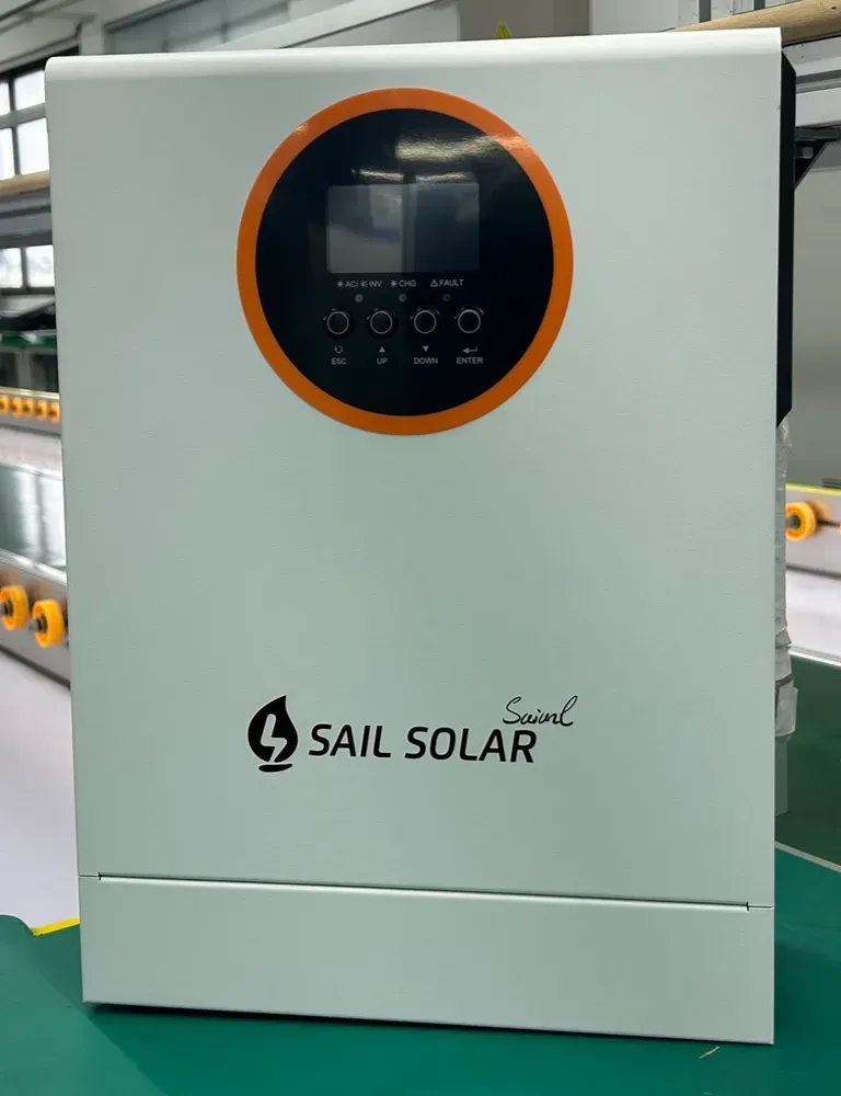 Корпус інвертора Sail Solar серії VMII — живе фото фронту з дисплеєм