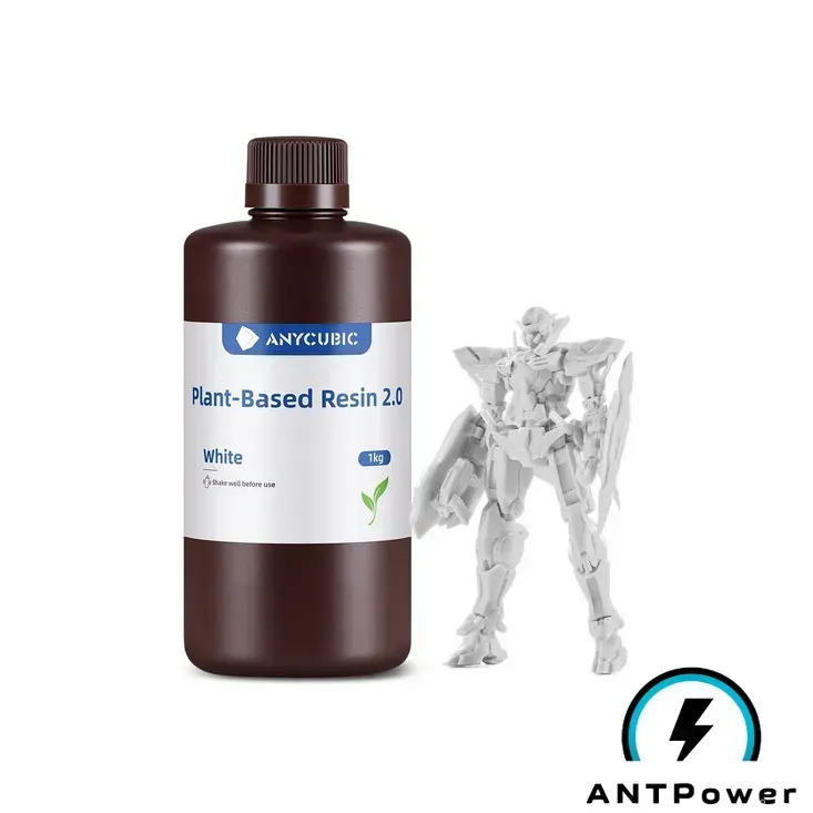 Пляшка фотополімерної смоли Anycubic Plant-Based UV Resin білого кольору, 1 кг, поруч надрукована фігурка